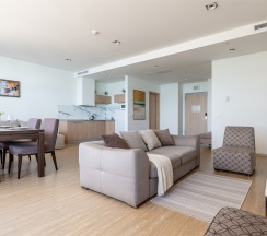 Трехкомнатные апартаменты с двумя спальнями (6-14 этаж) в Real Apartments Sochi