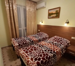 06. Двухместная комната с балконом (стандарт). 2 отдельные кровати в Левладиа.ру