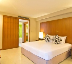 Четырёхместный семейный люкс с 2 комнатами с видом на сад в Green Park Resort
