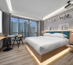 Двухместный номер Superior с видом на город (двуспальная кровать) в Lan Wan International Hotel