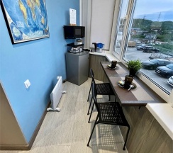 Семейный номер с балконом и видом на море в Hotel Pallada