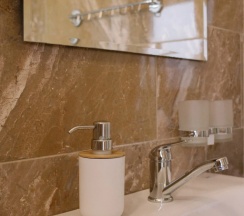 Трёхместный номер Deluxe с красивым видом из окна в Талион