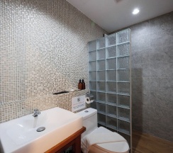 Двухместный номер Deluxe с балконом двуспальная кровать в La Vista Patong Hotel