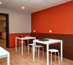 место в 6-местном женском номере с двухъярусной кроватью в Кампус