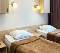 Студия с кухней и двумя односпальными кроватями в Calypso