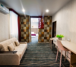 Трехместный люкс в Дружба