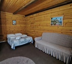 Комната комфорт семейная с 1 двуспальной кроватью в Горная пчела