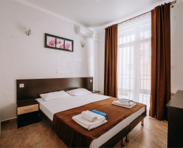 Полулюкс двухместный с балконом (вид на стенку) в Космос