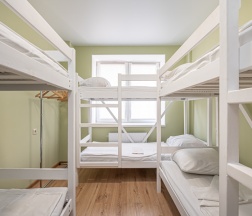 Место в шестиместном номере с общим сан узлом (Мужской) в Vavilov hostel
