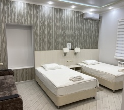 Номер-студио на первом этаже в гостинице GH75 ул.Бимбаева 75 в GH75