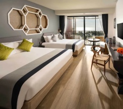 Семейный номер Premier с балконом и с видом на море в Avista Grande Phuket Karon - MGallery