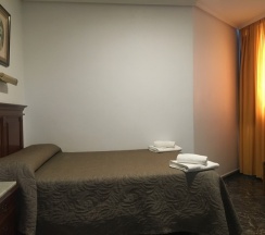 Двухместный номер Standard двуспальная кровать в Hostal Conchita Legazpi