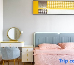 Люкс с 3 комнатами с видом на море в Rizhao Shuohai Seaview Homestay (Wanpingkou Branch)
