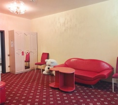 КОМФОРТ с ванной (в красных тонах). Старый номерной фонд в MaxxRoyal