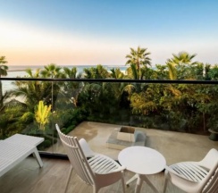 Двухместный номер Premium с видом на море двуспальная кровать в Voco Monaco Dubai