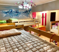 Кровать в общем номере в Loco Hostel
