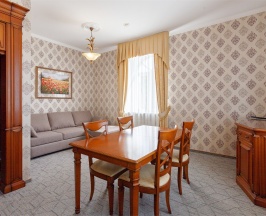 Двухкомнатный Люкс с двуспальной кроватью в Моя Глинка