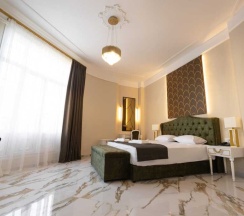 Двухместный полулюкс двуспальная кровать в Modern Luxury Hotel
