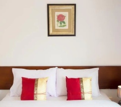 Двухместный номер Economy с балконом двуспальная кровать в Nouveau Guesthouse