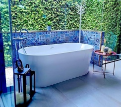 Двухместный номер Standard с видом на бассейн двуспальная кровать в The Kiri Villas Resort