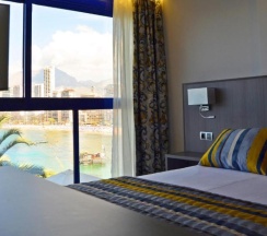 Четырёхместный номер Standard с видом на море в Hotel Lido
