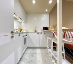 Двухуровневая студия на мансарде с джакузи в ЖК "UP-квартал Пушкинский". Близость к НИИ Турнера в Rauktis apartments