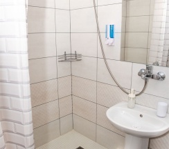 Семейный трехместный номер (5 этаж без лифта) в Everest