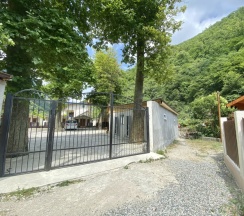 Коттедж с красивым видом из окна в Александрия