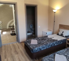 Полулюкс трёхместный с балконом в Tuta