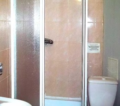 Номер люкс с 2 односпальными кроватями в Гвоздика