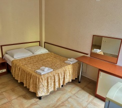 Трехместный номер с балконом в 21 век