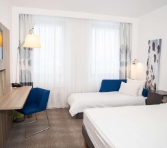 Номер стандарт семейный с 1 двуспальной кроватью в Novotel Krasnoyarsk center