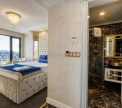 Одноместный номер Deluxe с видом на город двуспальная кровать в Les Lion Luxury Spa