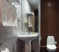 Стандарт для гостей с ограниченными возможностями в Бенефит Плаза