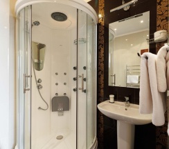 Номер люкс с 1 двуспальной кроватью в Элем