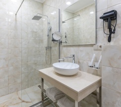 СТАНДАРТ ПЛЮС С ВИДОМ НА ГОРОД в Grand Yan Hotel