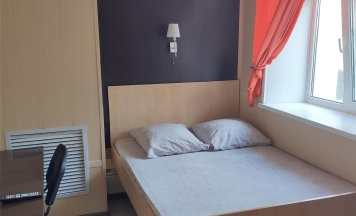 Комната эконом с 1 двуспальной кроватью в Глобус