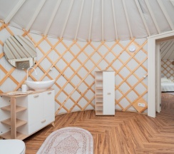 Юрта Зори в Папоротник