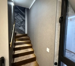 Четырёхместные апартаменты Дуплекс с красивым видом из окна в Валентина