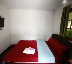 Двухместное бунгало Superior с красивым видом из окна двуспальная кровать в Areeya Resort