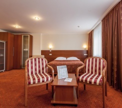 Номер полулюкс с 1 двуспальной кроватью в Azimut Отель Ставрополь