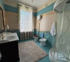 Коттедж Дуплекс с балконом и с красивым видом из окна в Dipservice hall
