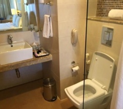 Семейный люкс с видом на бассейн в Evershine Resort & Spa
