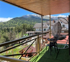 Улучшенный люкс с панорамным видом на горы в Шатун