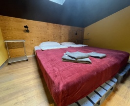 Двухместный номер под крышей в BookBox