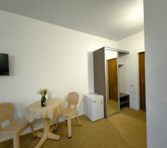 Трехместный номер в Белое солнце