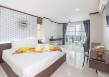 Двухместный номер Grand с балконом двуспальная кровать в The Chic Patong