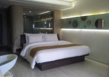 Двухместный номер Deluxe Chic tower двуспальная кровать в The Pattaya Discovery Beach Hotel Pattaya