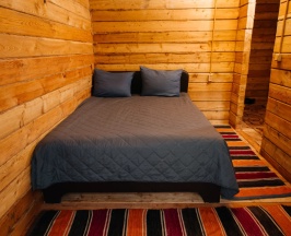 Двухместные апартаменты с террасой Двухкомнатные с видом на горы двуспальная кровать в Чинолык