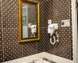 Loft с видом на гору Машук (индивидуальная ванная комната вне номера) в Круиз